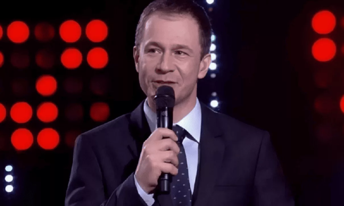 the voic3 - The Voice Brasil estreia nova fase no SBT e Disney+: veja quem são os técnicos e o apresentador