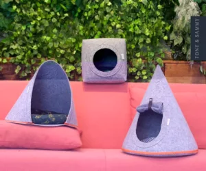 Toca com arranhador para gatos: conforto felino com toque de charme na decoração