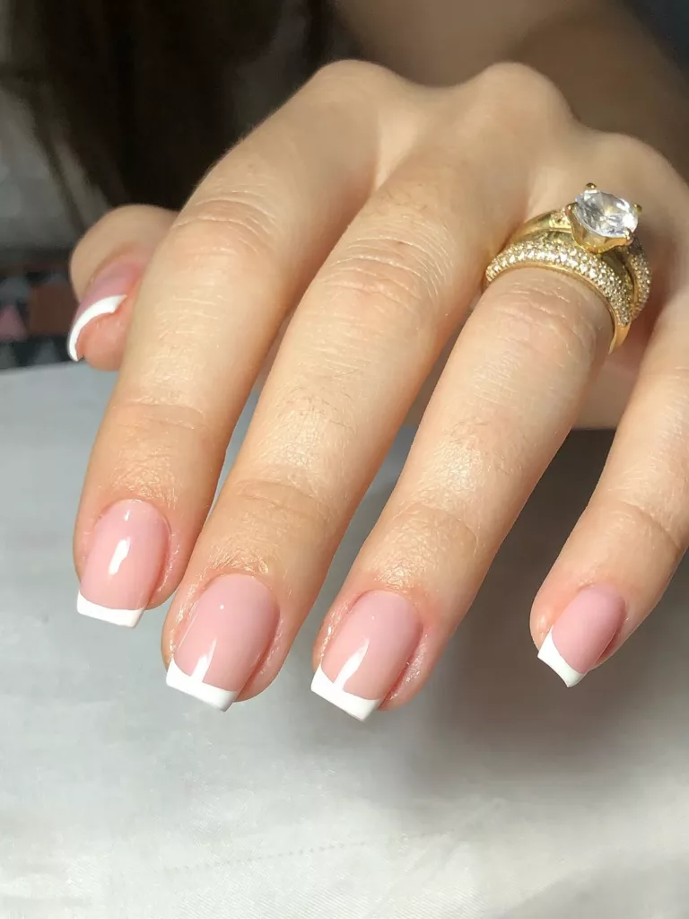 unhas noiva 5 - Unhas de noiva: inspire-se com ideias delicadas, modernas e românticas para o grande dia