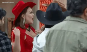 A Fazenda 17 estreia com Gabriela Spanic e divide opiniões na web