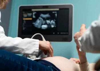 bebe coracao 1 - Com quantas semanas o coração do bebê bate forte? Veja o que dizem os especialistas