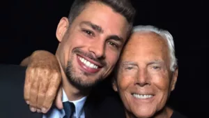 “Ele era icônico”: Cauã Reymond se emociona ao falar de Giorgio Armani