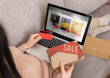 compra online - Importações da China pressionam e-commerce de moda no Brasil