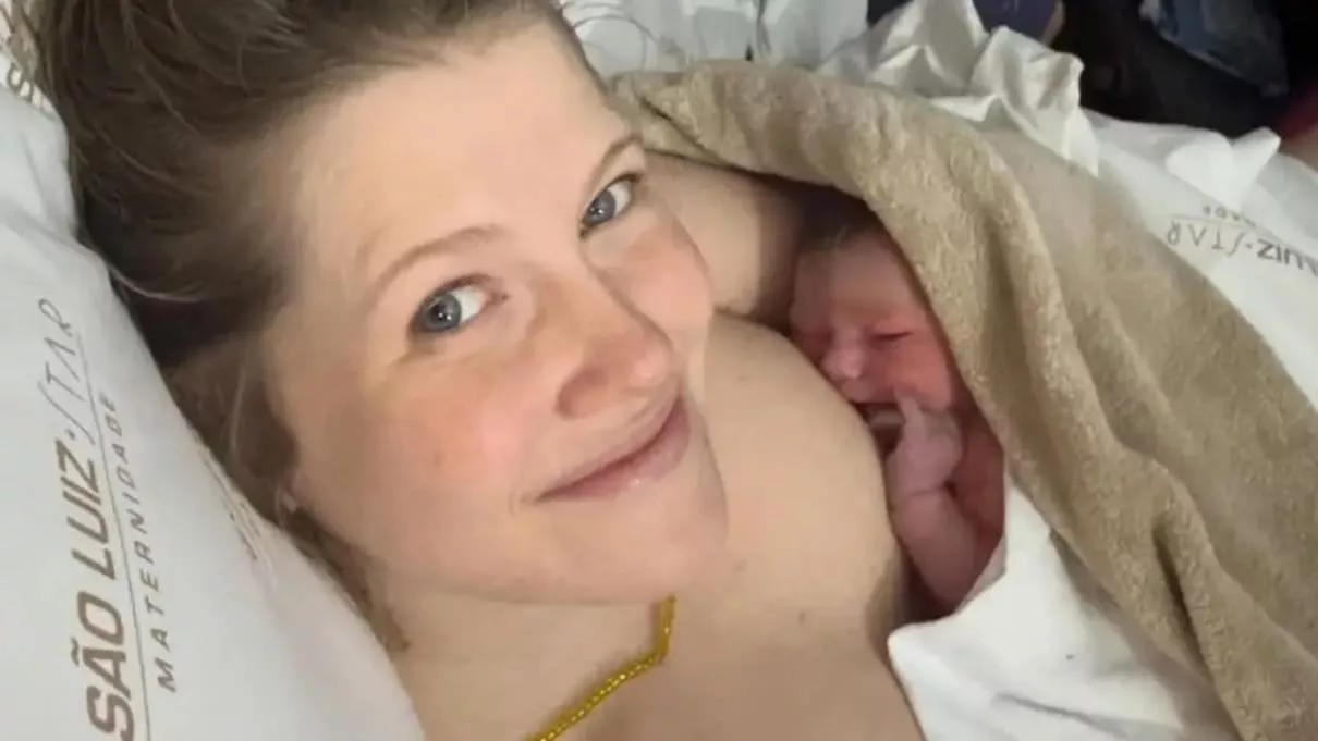 filha samuel - Samuel Rosa anuncia nascimento de sua filha caçula e emociona com declaração: “Seja bem-vinda, Dora”