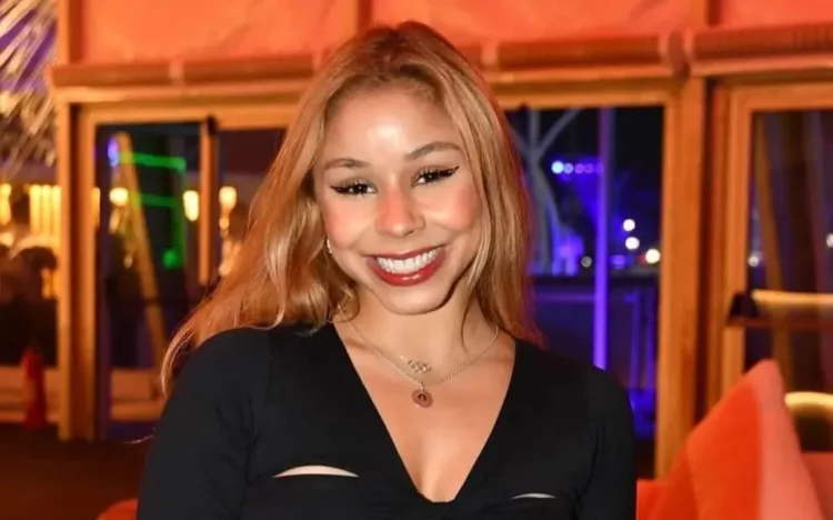 flavia saraiva rock in rio aspect ratio 512 320 - Flávia Saraiva assume namoro com filho de ídolo do Botafogo e encanta seguidores