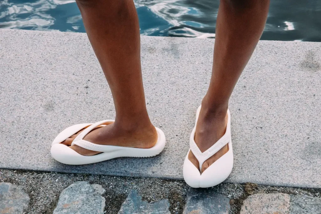 havaiana3d 1 - Havaianas 3D: chinelo de R$ 470 esgota em collab com marca futurista e conquista Paris