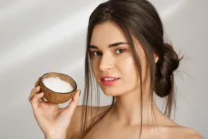 Óleo de coco: formas surpreendentes de usar o ingrediente queridinho da beleza