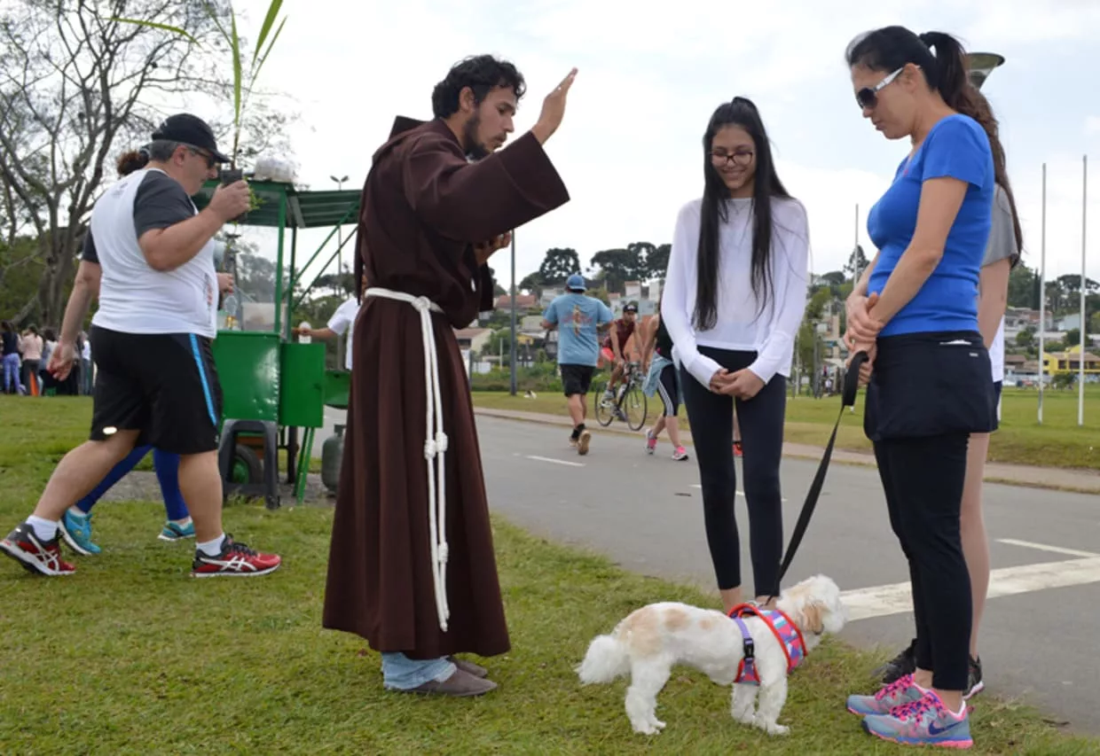 00519194 - Amigo Bicho 2025: fé, cuidado e adoção marcam evento especial para pets e suas famílias