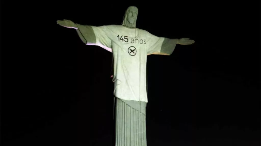 Cristo Redentor Hering - Cristo Redentor “vira modelo” da Hering em ação pelos 145 anos da marca
