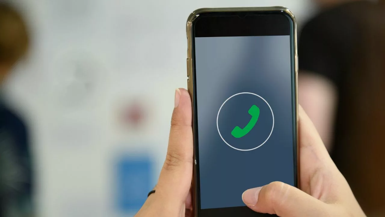 celular whatts cp - Golpe do WhatsApp Falso: saiba como se proteger e alertar seus contatos