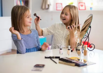 crianca maquiagem - Beleza em foco: a polêmica das “Sephora Kids” e seus impactos