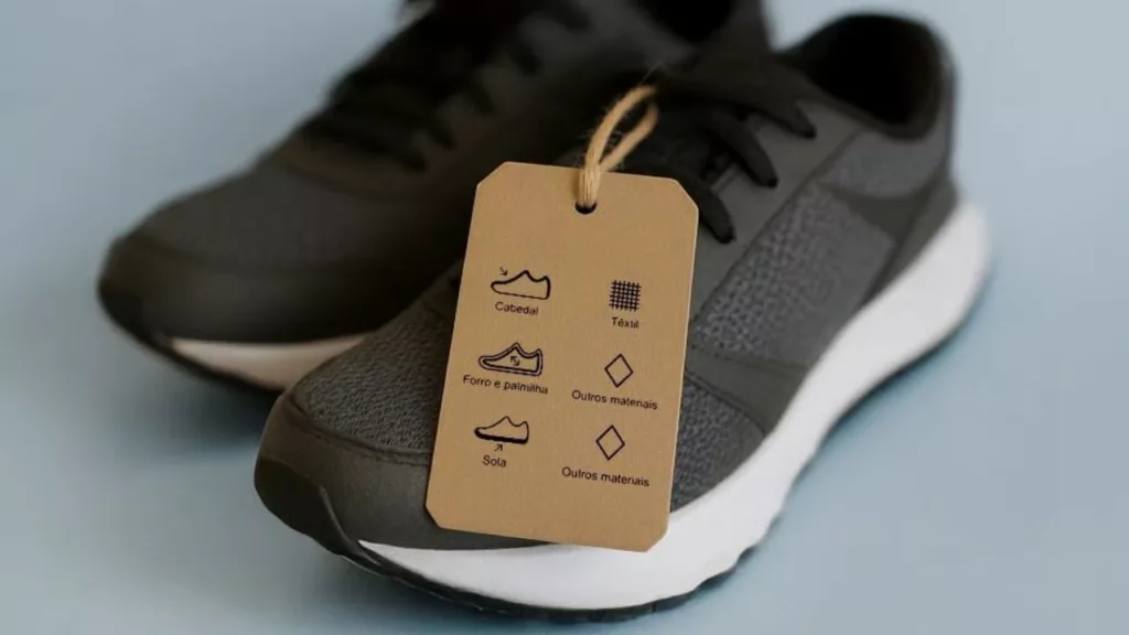 etiqueta pirata - Sapatos com etiqueta obrigatória: entenda como a nova norma vai proteger as consumidoras brasileiras