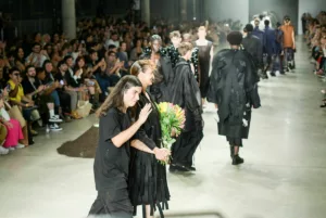Muito além do “lookinho”: a Amazônia inspira moda e propósito no SPFW
