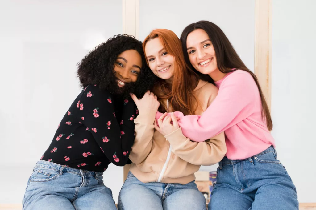 mulheres juntas 1 - Mulheres dominam as campanhas nas redes sociais pela primeira vez