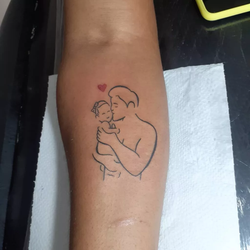 tatoo pai filha 7 - Tatuagem pai e filha no braço eterniza laços de amor e memórias marcantes