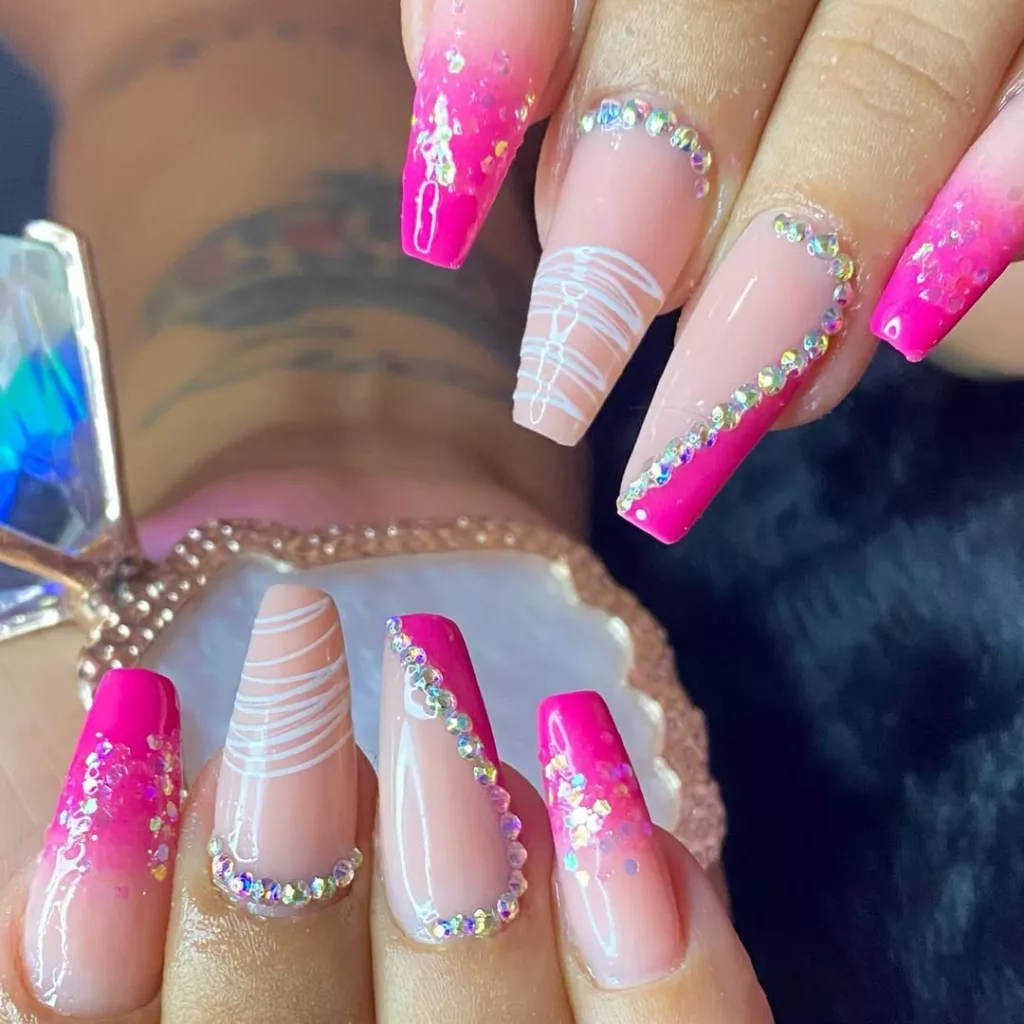 unha gel delicada 2 - Unhas de gel delicadas: ideias irresistíveis para quem ama elegância com um toque de brilho