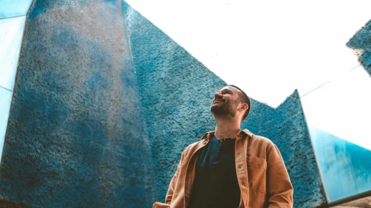 Hugo Aran 7 edited - No dia 14 de novembro, às 19h, o artista Hugo Arán, nascido em Barcelona, apresentará seu show "Ar", no Instituto Cervantes, em Botafogo