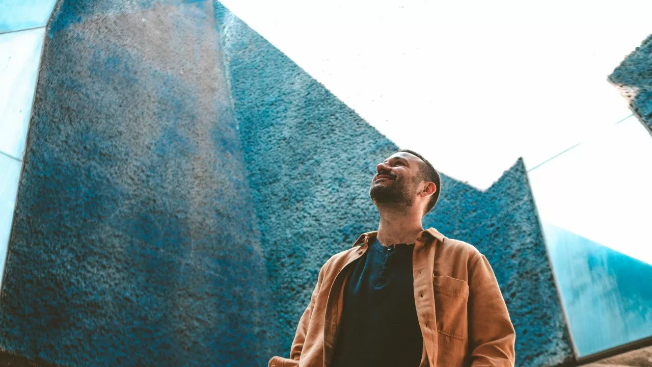 Hugo Aran 7 edited - No dia 14 de novembro, às 19h, o artista Hugo Arán, nascido em Barcelona, apresentará seu show "Ar", no Instituto Cervantes, em Botafogo