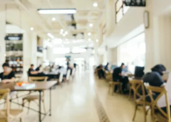 aula faculdade - Por que continuo sonhando que estou indo para a aula?