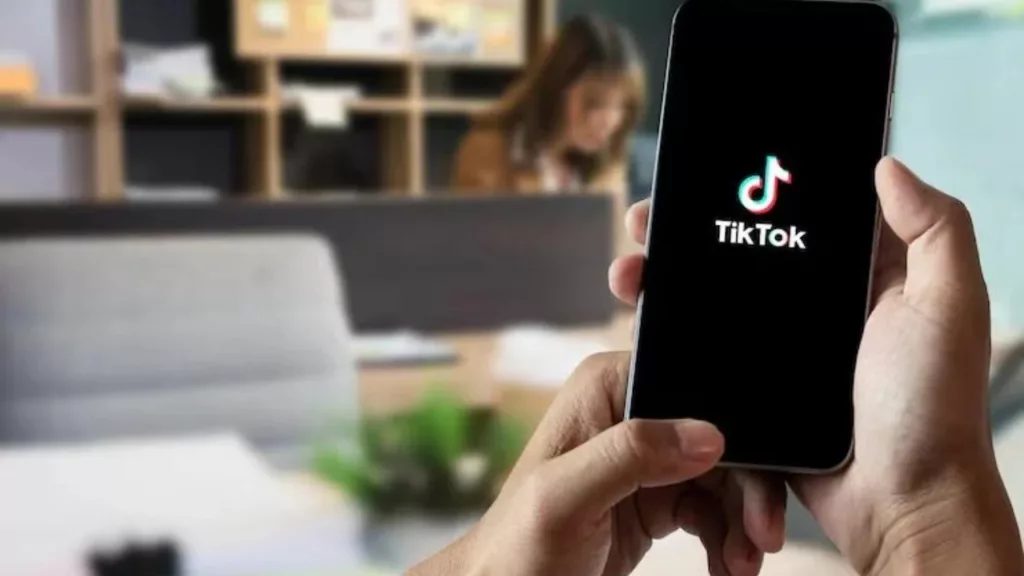 comp tiktok - TikTok e a nova era dos hits instantâneos