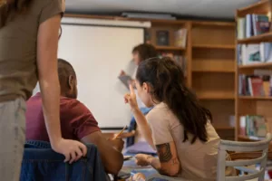 Educação presencial retoma força e redes de franquias batem recordes