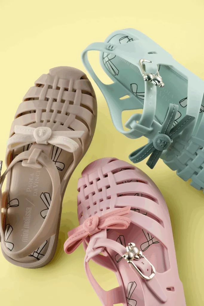 mini melissa 2 - Mini Melissa e Paola Da Vinci: uma collab que transforma delicadeza em moda para celebrar a infância