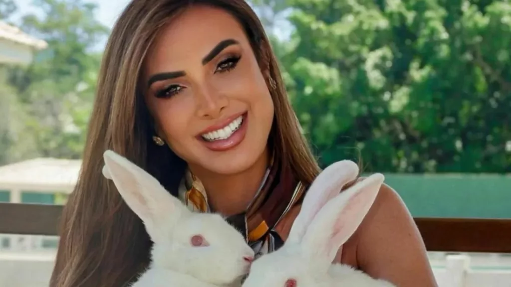 nicole bahls.jpg - Nicole Bahls batiza coelhos com nomes de Wanessa e Allan Souza Lima