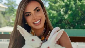 Nicole Bahls batiza coelhos com nomes de Wanessa e Allan Souza Lima