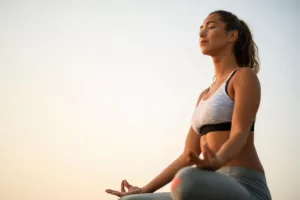 Estresse crônico: descubra como o Yoga devolve equilíbrio ao sistema nervoso