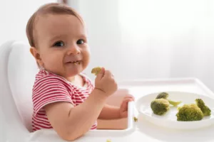Tendência à seletividade alimentar em bebês nascidos antes do tempo alerta pais e reforça necessidade de políticas públicas