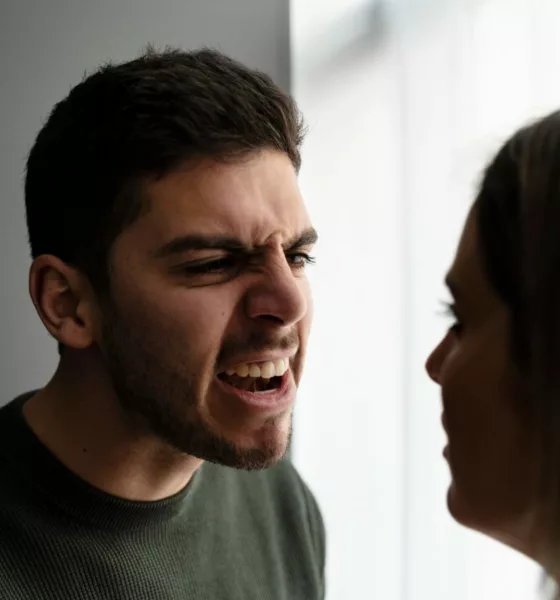 briga casal - Alguém tentou te intimidar agora? Veja por que desacelerar a resposta é a atitude mais poderosa que você pode ter