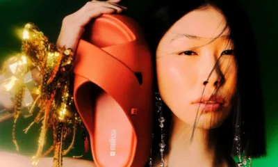 colecao melissa metalizados 1 1 rotated 1 - Melissa lança coleção com transparência, brilho e muito conforto para as festas de fim de ano