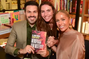 Livro de Galisteu desafia tabus e aproxima mulheres da menopausa real