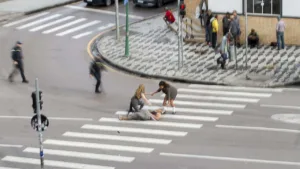 A peça que estreia em Curitiba e faz uma pergunta incômoda: um jornal mentiria?