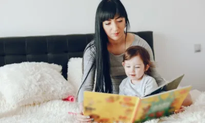 mae leitura bebe - Ler para bebês desde o berço muda o cérebro deles, e a ciência explica como