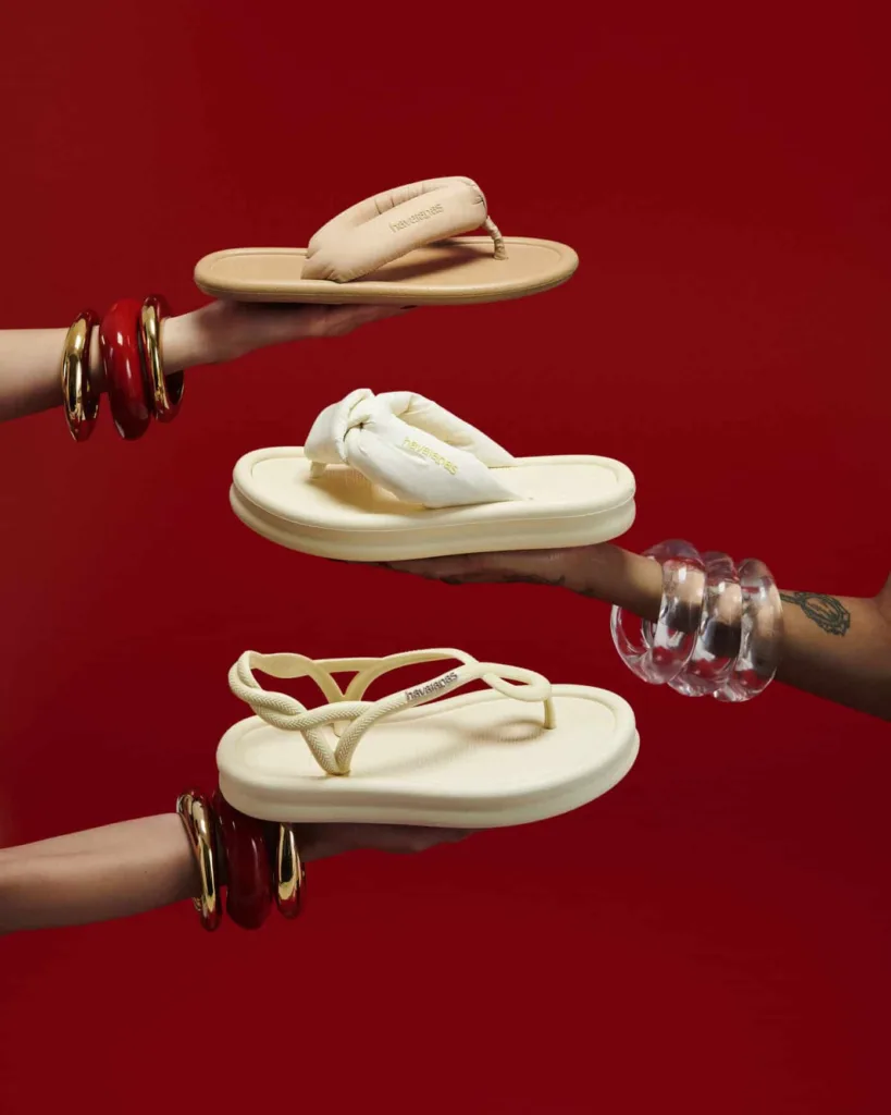 havaians o diabo veste prada3 1392x1740 1 - A Havaianas se uniu a "O Diabo Veste Prada 2" e o resultado é a collab que ninguém esperava, mas todo mundo queria