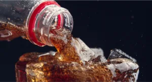 Garrafas grandes no adeus? A Coca-Cola virou a chave no Brasil e a mudança é maior do que parece