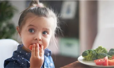 crianca comendo - Seu bebê já conhecia o gosto da cenoura antes de nascer — e a ciência prova