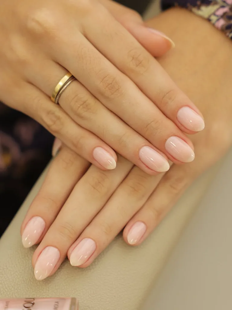 soap nails 2 - Soap Nails: a tendência das unhas que parecem sempre limpas e todo mundo está querendo copiar