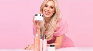 A Aynê Beauty de Amanda Domenico aposta em ciência capilar para cabelos sem brilho e ressecados