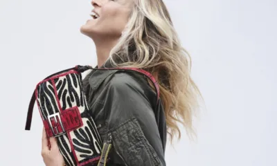 Sarah Jessica Parker com baguette fendi 2048x1725 1 - A bolsa mais icônica dos anos 90 acaba de ganhar uma segunda chance gloriosa
