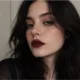 make dark suave 1 - A Maquiagem Gótica Suave Está em Todo Feed, e Fazer em Casa é Mais Fácil do que Parece