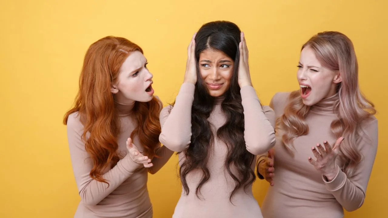 mulheres briga - Ela demitiu a melhor amiga e não sente nenhuma culpa por isso