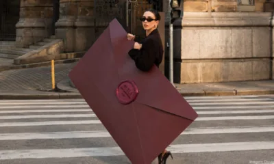 oui 1024x587 1 - O.U.i Paris manda carta gigante de 1,40m para influenciadoras — e o motivo é puro glamour parisiense
