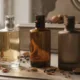 perfume frasco escuro - Poucas sabem, mas seu perfume está morrendo lentamente — e a culpa é do frasco