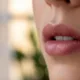 sem batom - Lip stain: a razão por trás do batom que "some" nos lábios e conquistou até quem odiava maquiagem