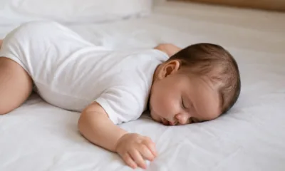 bebe brucos - O motivo real por trás do bebê que dorme de bruços (e o que os pediatras querem que você saiba)