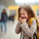 crianca choro escola - Choro na porta da escola pode ser só fase: entenda os sinais que mostram quando o desconforto é mais sério