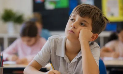 crianca menino escola - Seu filho é "difícil" na escola ou só está entediado demais? A ciência explica altas habilidades