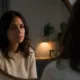 mulher sentimento - "A psicologia de quem se odeia, mas é gentil com os outros": o padrão que terapeutas veem cada vez mais em mulheres